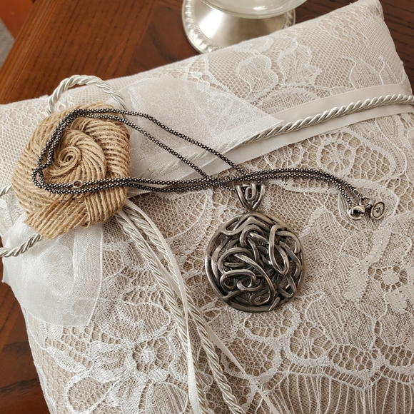 Silpada 925 Woven Knot Pendant on 925 Silver Silpada Chain - Picture 6 of 16